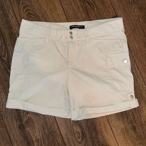 Eddie Bauer women’s cargo shorts